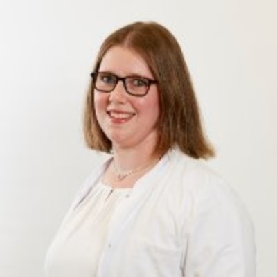 Frau Marina Schmidt